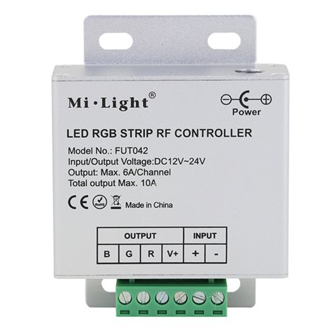 ML-113.001.20.0 Radiové ovládání LED RGB pásků, ovladač: 114×56×22 mm, přijímač: 85×64×24 3