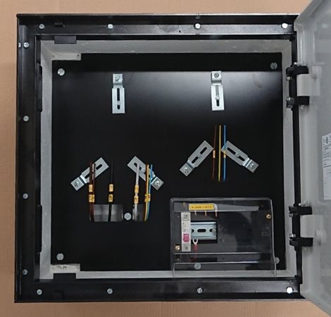 ER513/KVP7P-FV Elektroměrová skříň do výklenku pro PRE příprava FV ( beton + plastové dveře )